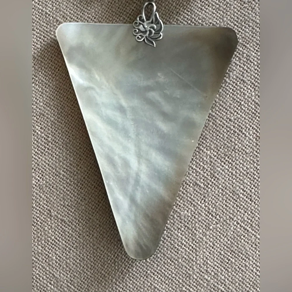 24 inch Mother of Pearl (MOP) bead Necklace NWOT - Picture 7 of 13